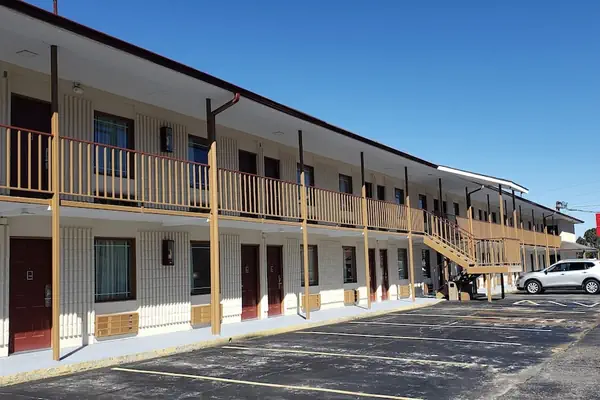 Photo 1 - Red Roof Inn Cullman