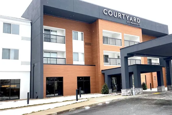 Photo 1 - Courtyard by Marriott Raynham