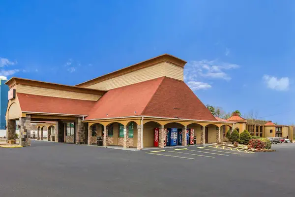 Photo 1 - Econo Lodge Salisbury South