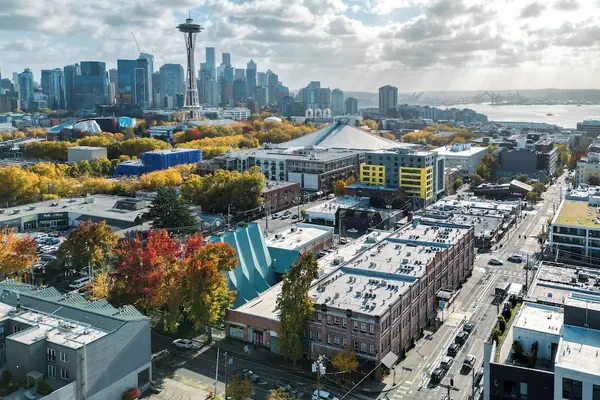 Photo 1 - MarQueen Hotel