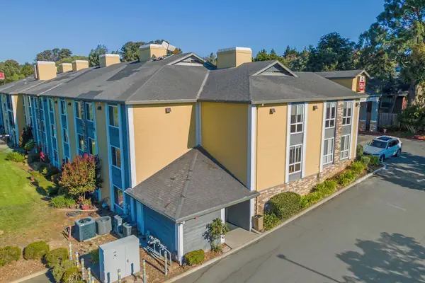 Photo 1 - Best Western Plus Heritage Inn