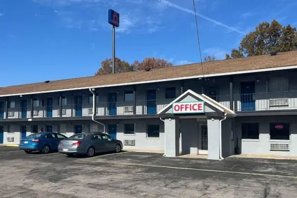 Photo 1 - Motel 6 Hurricane, WV