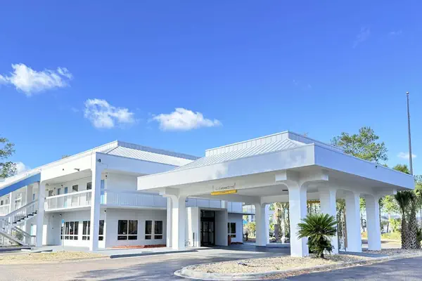 Photo 1 - Baymont by Wyndham Tallahassee