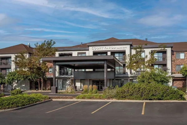 Photo 1 - Courtyard by Marriott Salt Lake City Airport