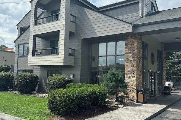 Photo 1 - Quality Inn And Suites Dollywood