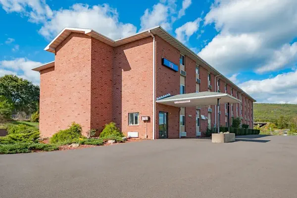 Photo 1 - Motel 6 Drums, PA