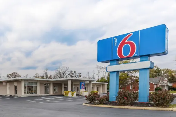 Photo 1 - Motel 6 Winchester, VA