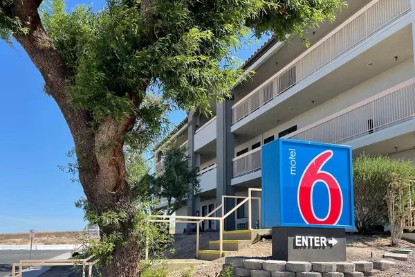 Photo 1 - Motel 6 Barstow, CA – I15 and Lenwood Road