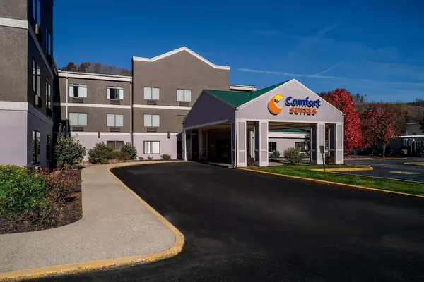 Photo 1 - Comfort Suites Prestonsburg West