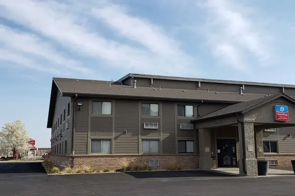 Photo 1 - SureStay Plus Hotel by Best Western Grand Island