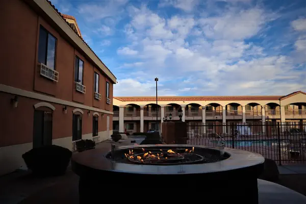 Photo 1 - Oasis Inn & Suites Joshua Tree - 29 Palms