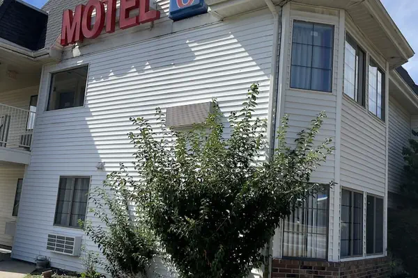 Photo 1 - Motel 6 Wethersfield, CT - Hartford