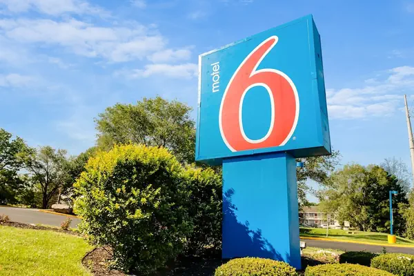 Photo 1 - Motel 6 Lenexa, KS - Kansas City Southwest