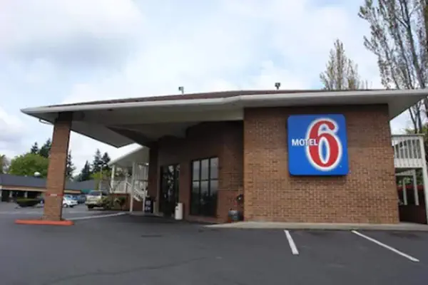 Photo 1 - Motel 6 Vancouver, WA