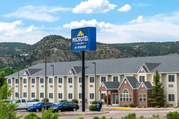 Photo 1 - Microtel Inn & Suites by Wyndham Raton