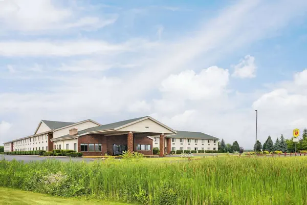 Photo 1 - Super 8 by Wyndham Henrietta/Rochester Area