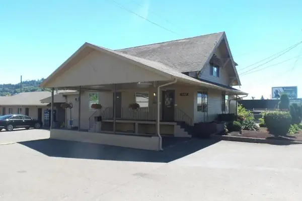 Photo 1 - Del Rancho Motel By Townhouse Portland OR Hwy 205