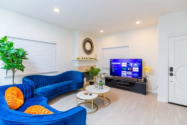 Photo 1 - Elegant Pasadena Retreat Prime Comfort Awaits