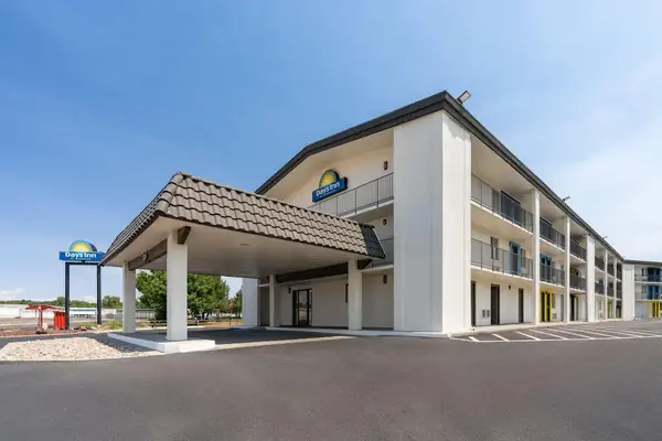 Photo 1 - Days Inn by Wyndham Farmington NM