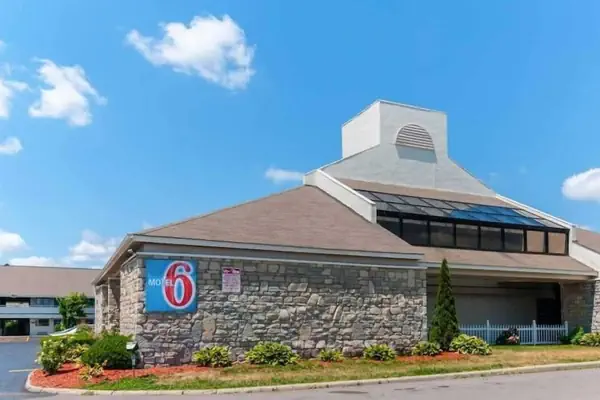 Photo 1 - Studio 6 Southgate, Mi - Detroit