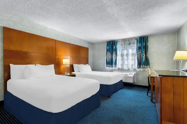 Photo 1 - Hiltop Hotel