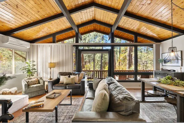 Photo 1 - Ponderosa Hideaway 4-br Cabin Mtn View Trails Brbq