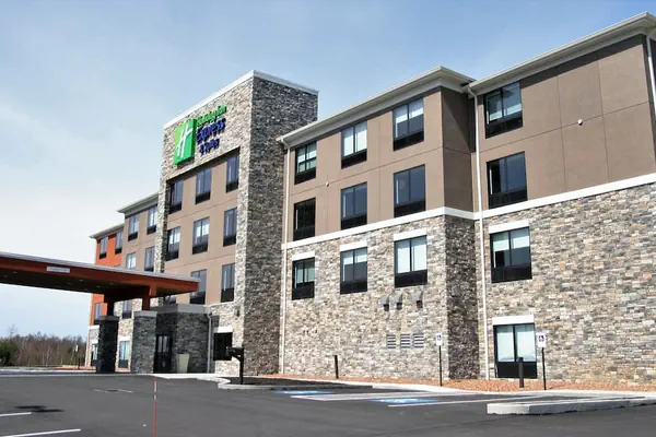 Photo 1 - Holiday Inn Express & Suites Clarion by IHG