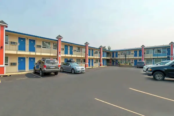 Photo 1 - Studio 6 Suites Albany, OR