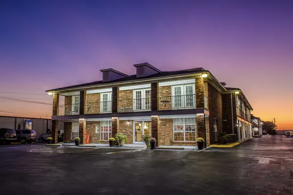 Photo 1 - Richland Inn Lawrenceburg