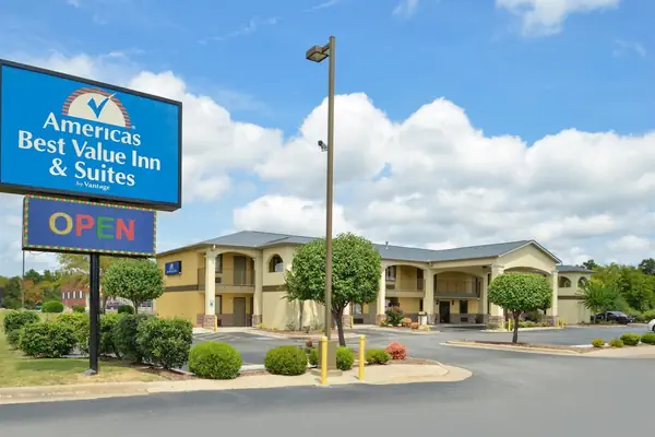 Photo 1 - Americas Best Value Inn & Suites University Ave