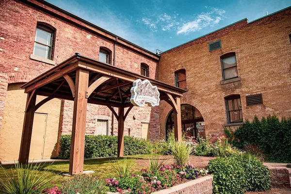 Photo 1 - Anniversary Inn - 5th South