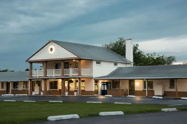 Photo 1 - Knights Inn Palmyra