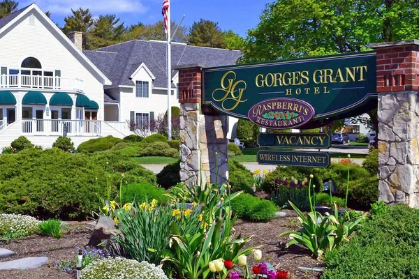 Photo 1 - Gorges Grant Hotel