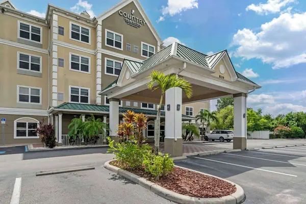 Photo 1 - Country Inn & Suites by Radisson, Tampa Airport North, FL