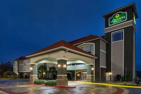 Photo 1 - La Quinta Inn & Suites by Wyndham Macon West