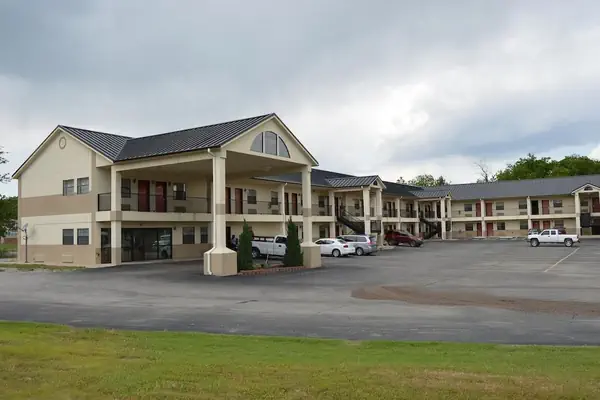 Photo 1 - Motel 6 Atoka, OK