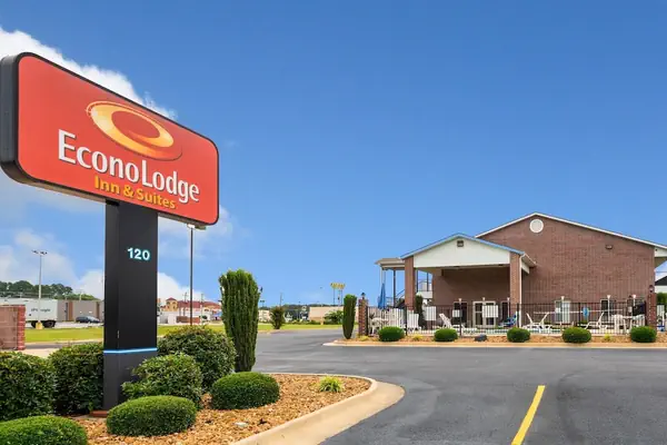 Photo 1 - Econo Lodge Inn & Suites Searcy