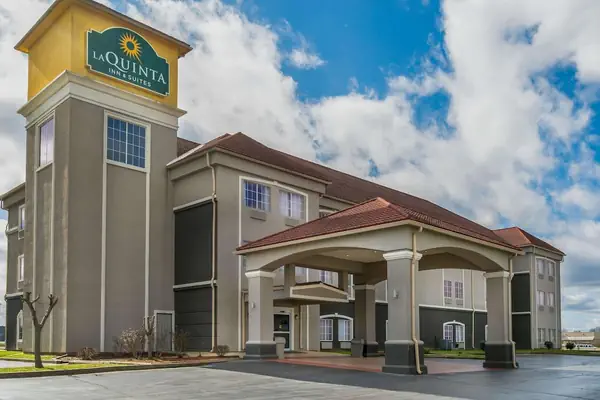 Photo 1 - La Quinta Inn & Suites by Wyndham Canton MS