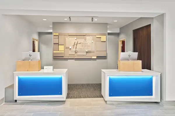 Photo 1 - Holiday Inn Express & Suites Chicago West - O'Hare Arpt Area by IHG