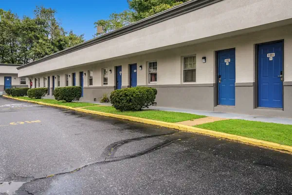 Photo 1 - Motel 6 Tinton Falls, NJ – Neptune