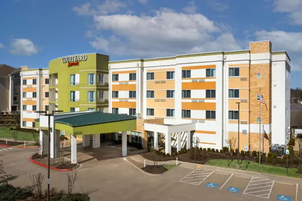 Photo 1 - Courtyard By Marriott Little Rock North