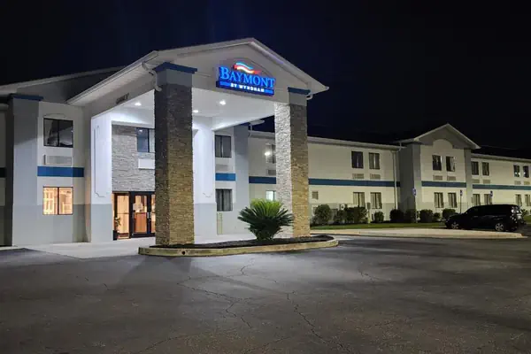 Photo 1 - Baymont by Wyndham Port Wentworth