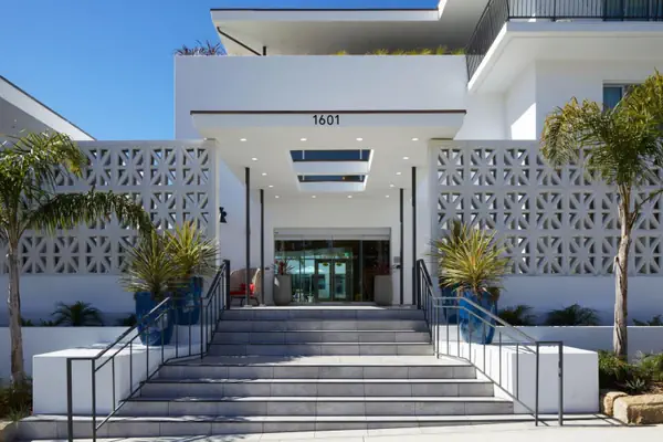 Photo 1 - Courtyard by Marriott Santa Barbara Downtown