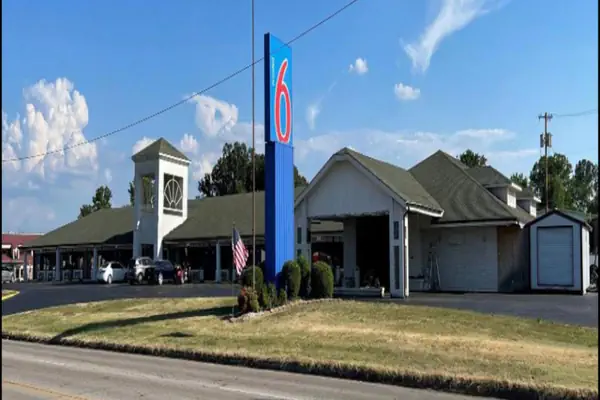 Photo 1 - Motel 6-Sallisaw, OK