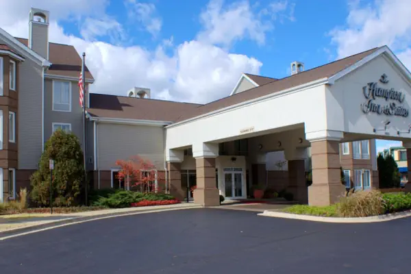 Photo 1 - Hampton Inn & Suites Lincolnshire