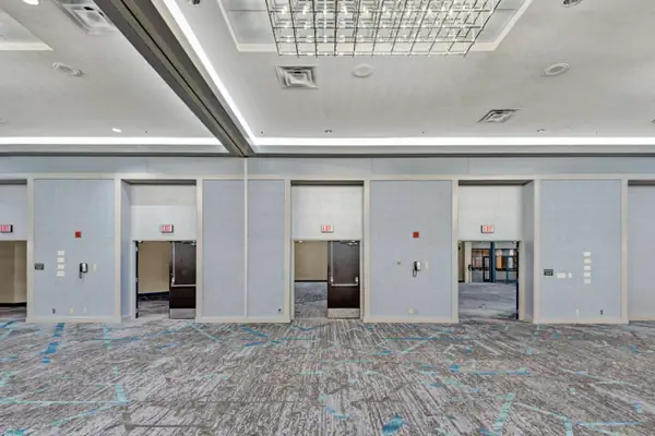 Photo 1 - DoubleTree by Hilton St Paul Downtown