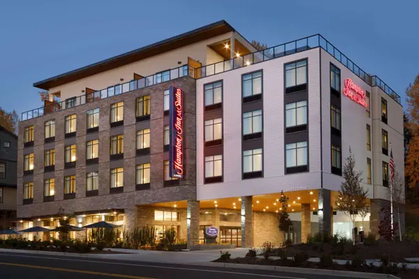 Photo 1 - Hampton Inn & Suites Seattle/Renton, Wa