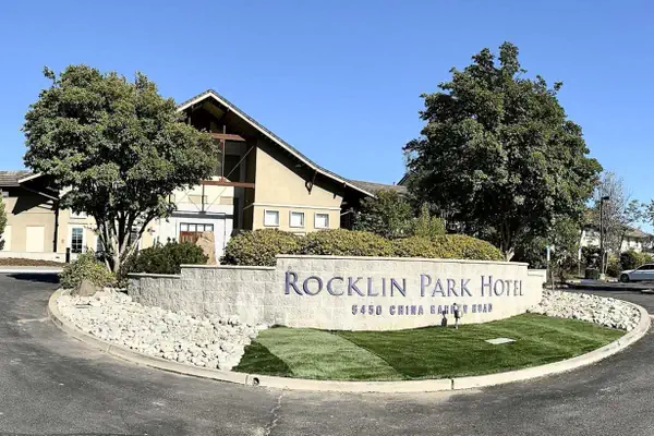 Photo 1 - Rocklin Park Hotel