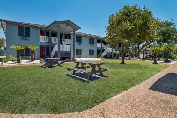 Photo 1 - Econo Lodge Inn & Suites Fulton - Rockport