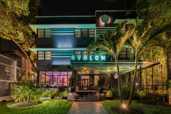 Photo 1 - Avalon Hotel Downtown St. Petersburg